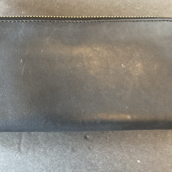 GUC. Coach black leather wallet with gold tone hardware. - Picture 5 of 14